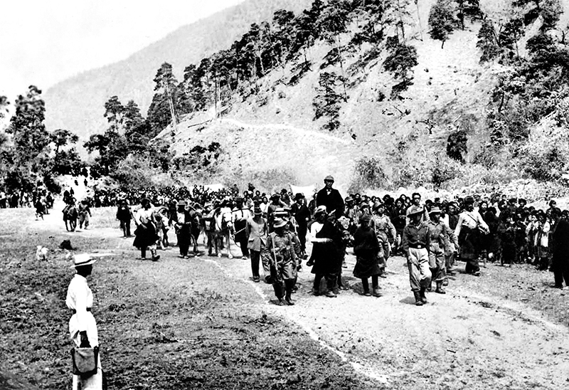 His Holiness the Dalai Lama and His entourage entering the Indian territory, 1959