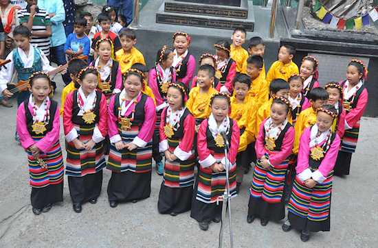 School children from Mewoen Petoen school presenting a Tibetan group song, 20 May 2016. 
