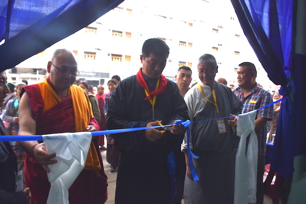 Sikyong Dr Lobsang Sangay along with Speaker Khenpo Sonam Tenphel, Chief Justice Commissioner Mr Kargyu Dhondup and Kalon Ven Karma Gelek Yuthok, Department of Religion and Culture inaugurating Tibet’s museum’s photo exhibition on Tibet and His Holiness the Dalai Lama at the 34th Kalachakra in Bodh Gaya on 2 January 2017.